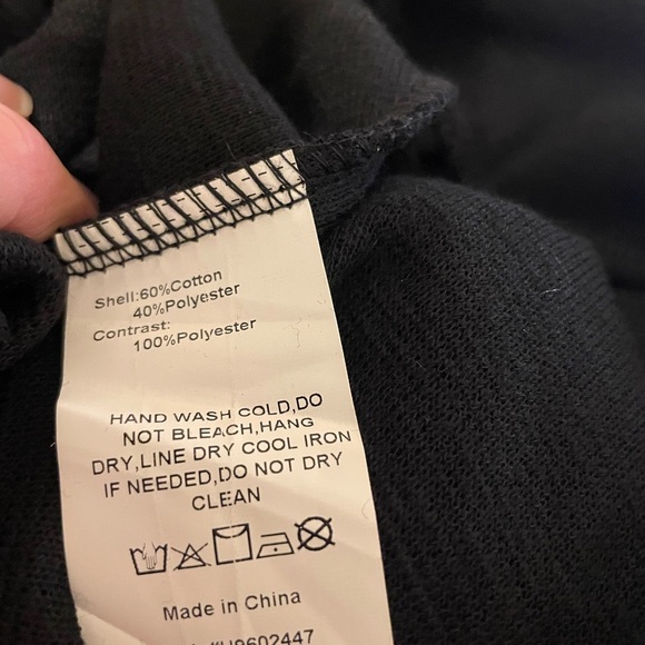 Weekend By Suzanne Betro Black Sweater Silver Sequined Sleeves Size 2X NWT - Picture 7 of 7